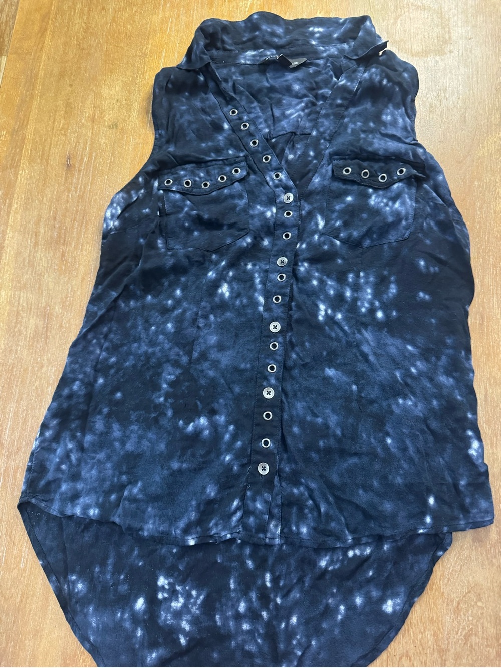 Rock & Republic Blue Tie-Dye Sleeveless Button Blouse